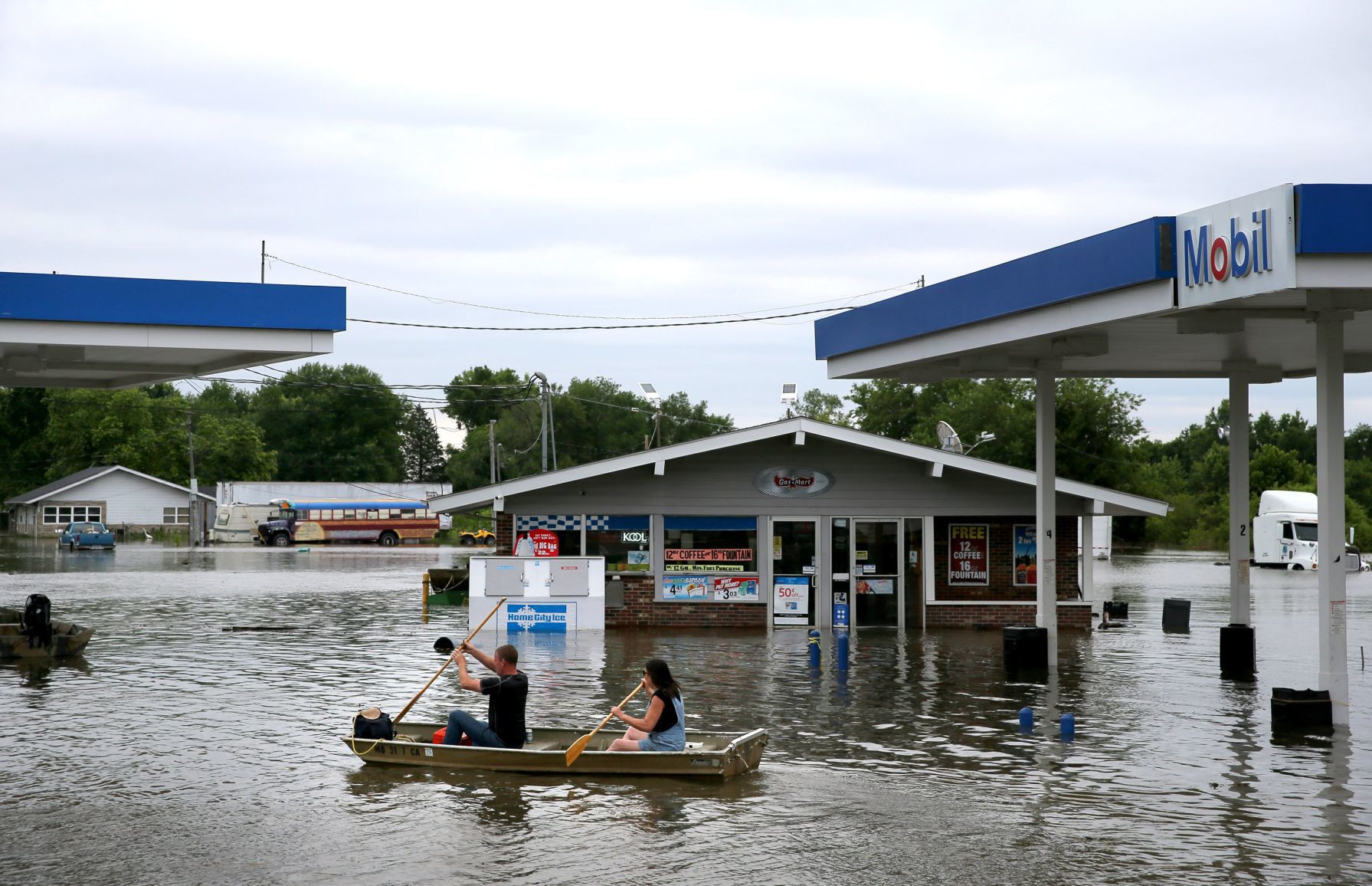 Mississippi River floodwater crests around St. Louis